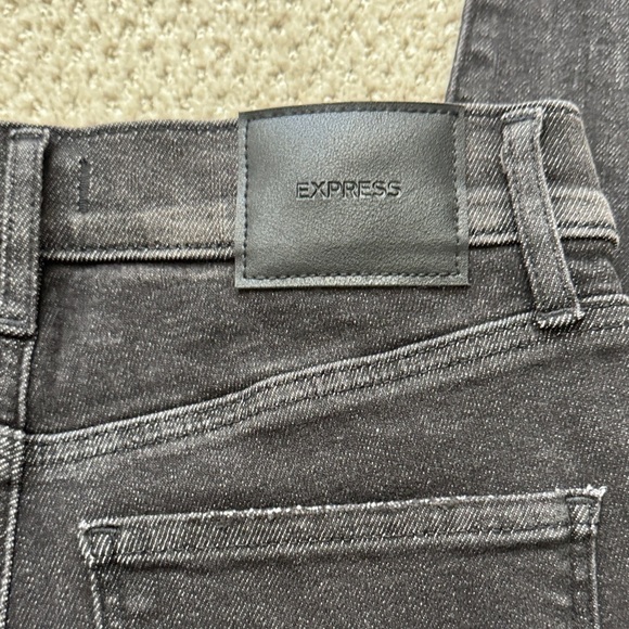 Express NWT - Modern Straight High Rise Hyper Stretch Jeans - Size 6R - Picture 15 of 16